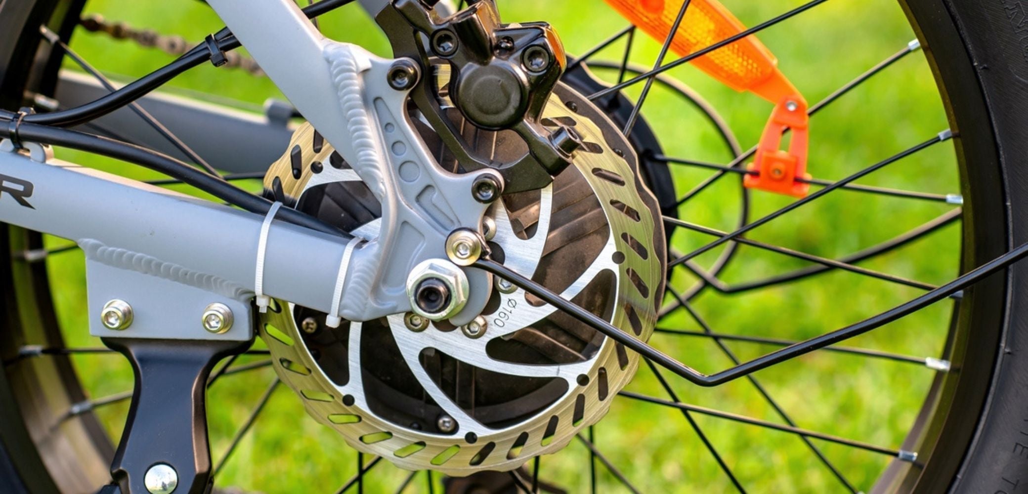 Hydraulic vs Mechanical Brakes on Ebikes: A Complete Guide